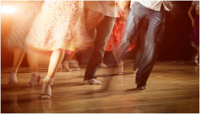 What mistakes should beginners avoid at socials?